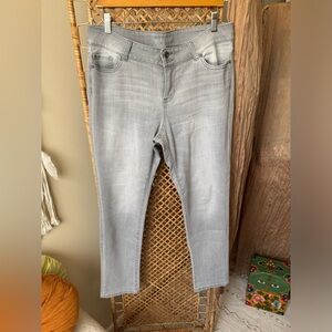 New York & Company Light Gray Skinny Pants